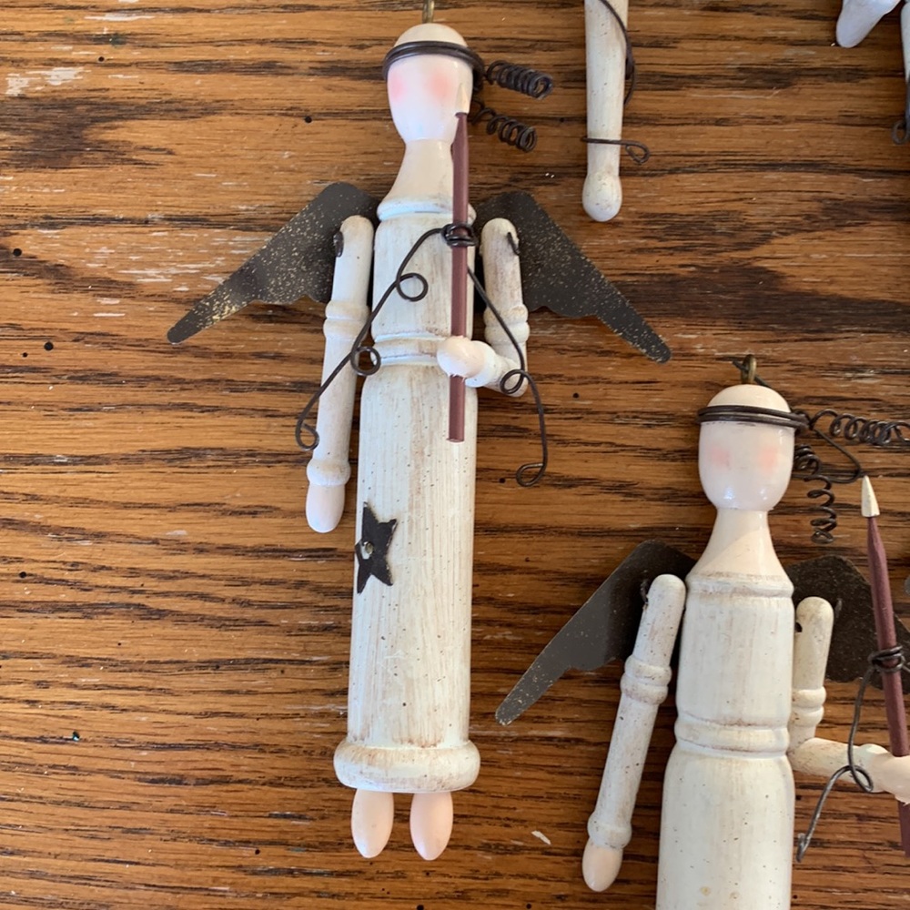 Wooden Christmas Angels - Picture 2 of 6
